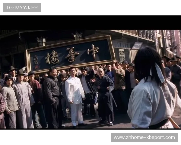 《四位英雄激战风云四方，冲破敌军重围勇闯天涯》